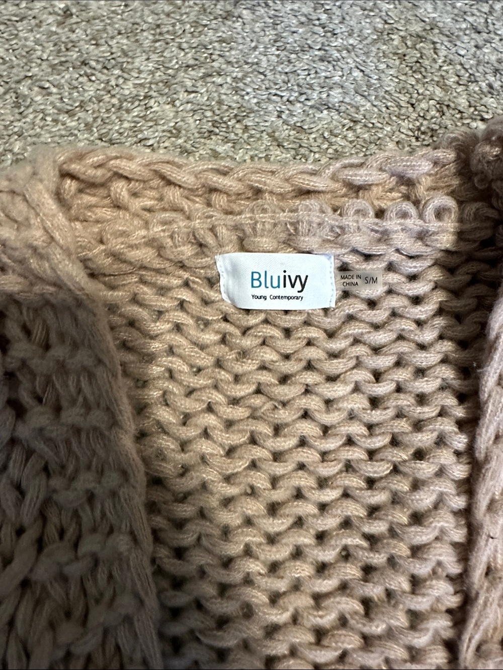 Chunky knit over-sized sweater - Picture 2 of 4